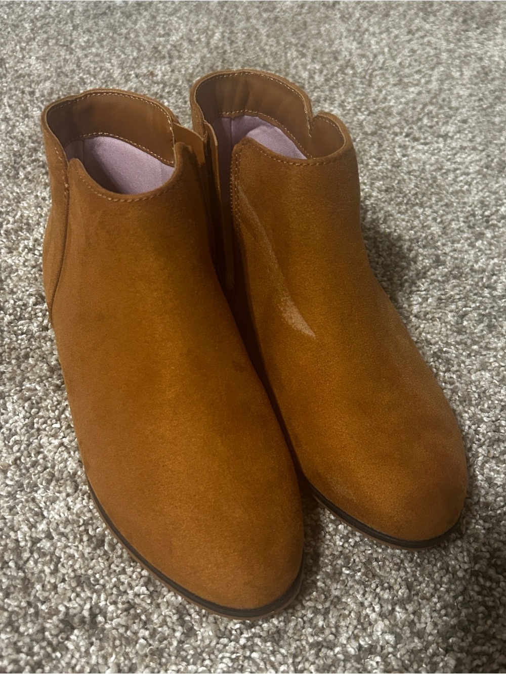 Cat & Jack Kids size 1 girls Tan Suede Chelsea Ankle Boots